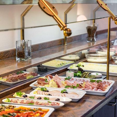 Astoria City Resort Essen Bagian luar foto