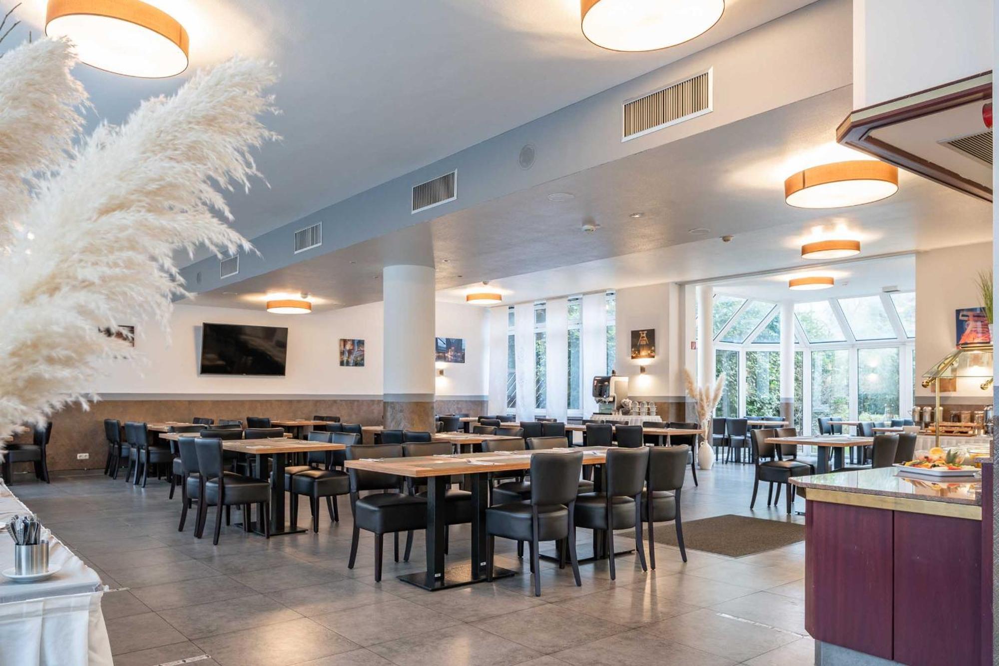 Astoria City Resort Essen Bagian luar foto