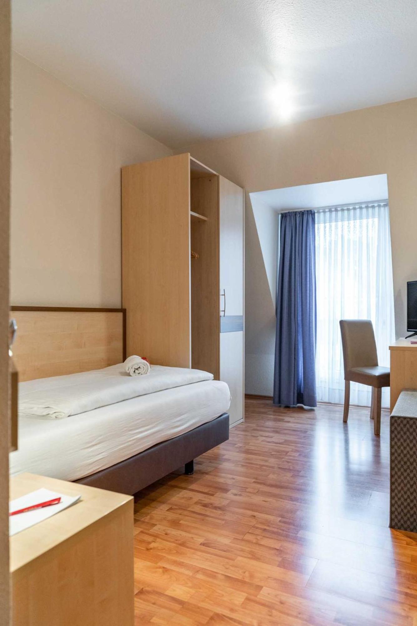 Astoria City Resort Essen Bagian luar foto